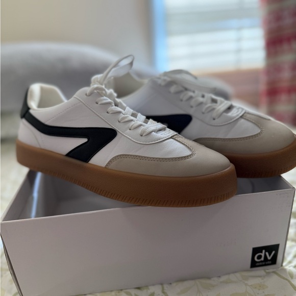 Dolce Vita Two-Tone Sneakers with Tan Sole - Picture 5 of 5